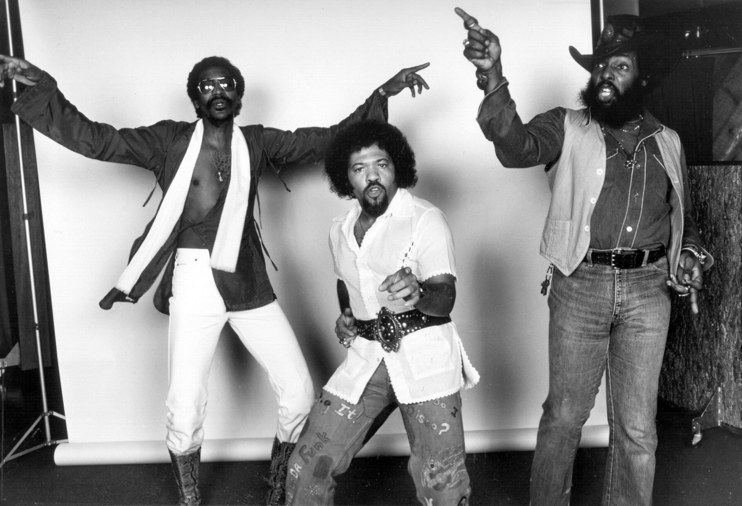CIRCA 1977:  (L-R) Singers Calvin Simon, Fuzzy Haskins and Grady Thomas of the funk band Parliament-Funkadelic pose for a portrait in circa 1977. (Photo by Michael Ochs Archives/Getty Images)