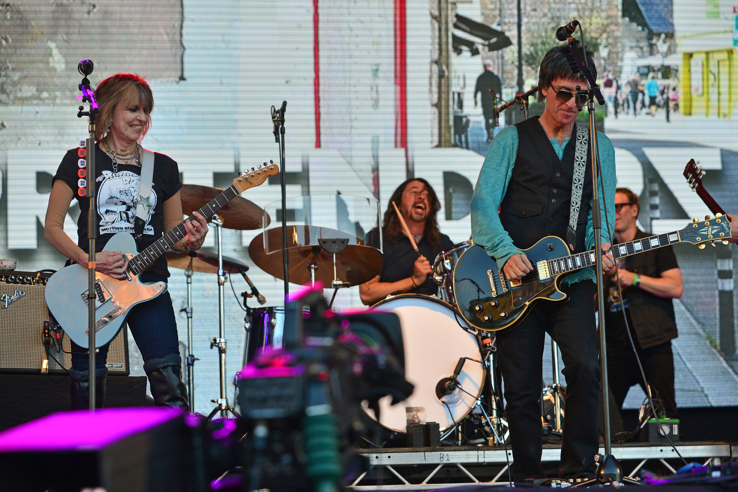 Pretenders Johnny Marr, Dave Grohl During Glastonbury Festival