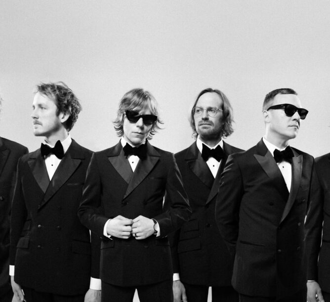 Cage the Elephant