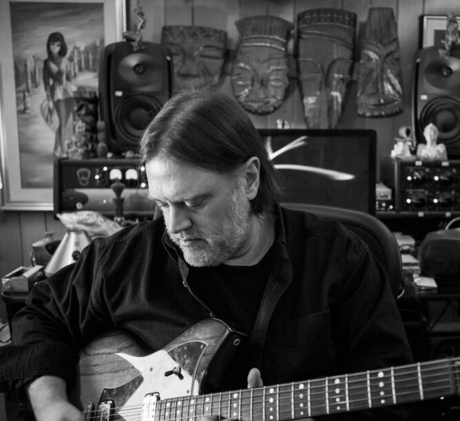 Matthew Sweet (Credit: Evan Carter)