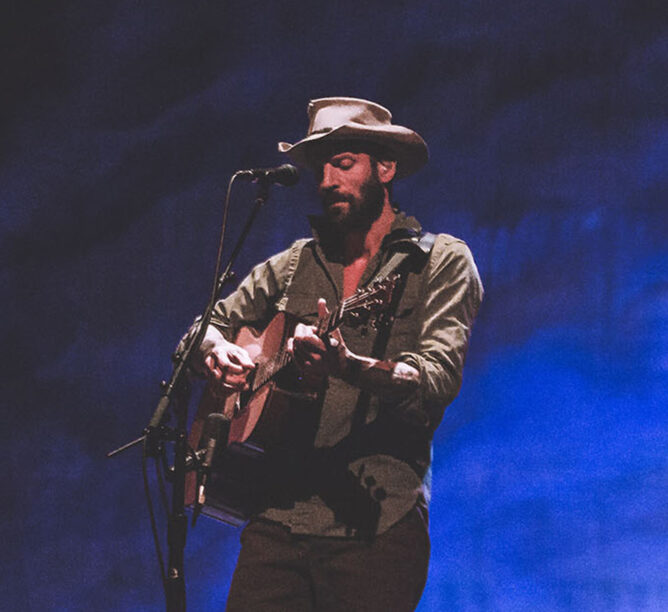 Ray LaMontagne (Credit: Brian Stowell)