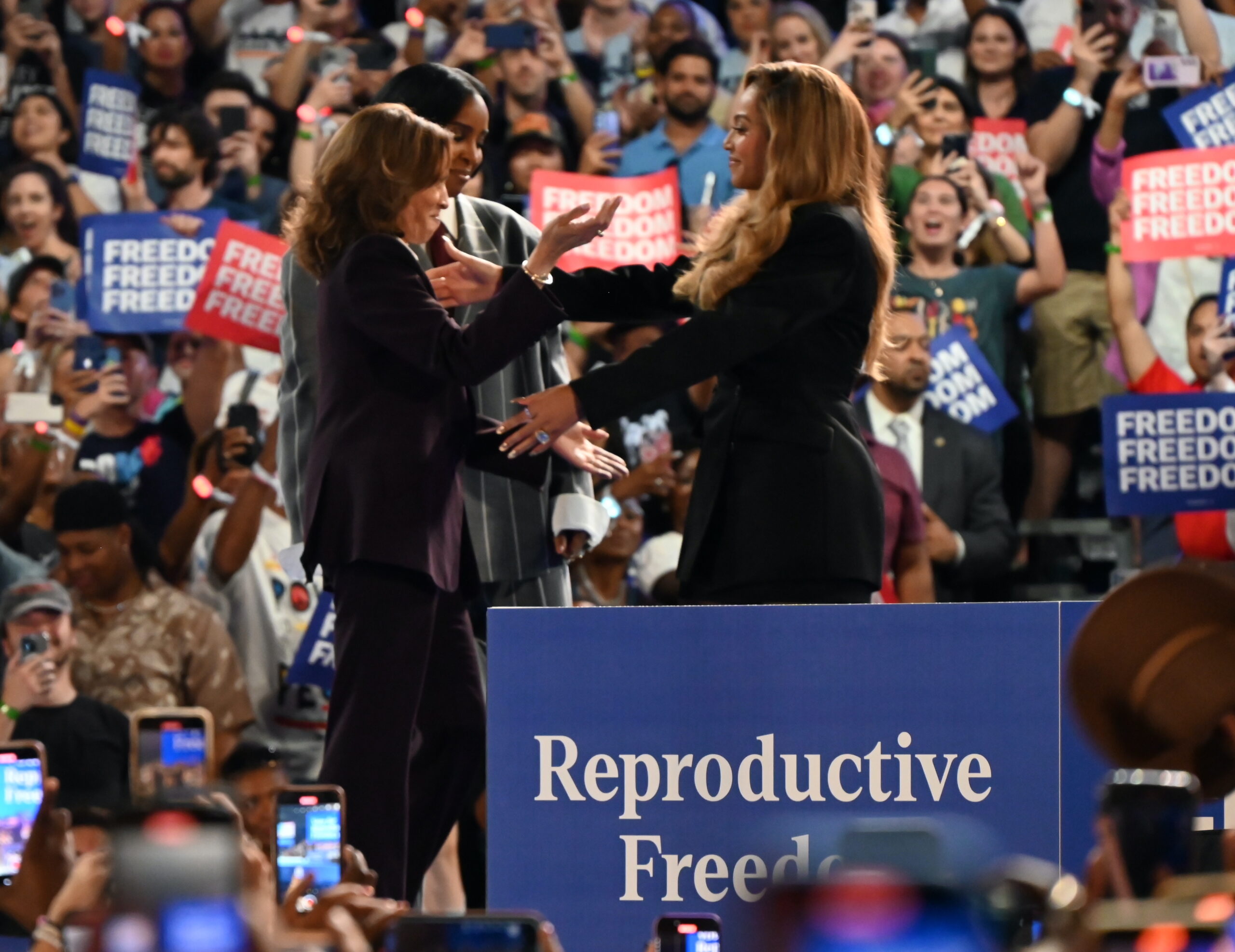 Beyoncé Endorses Kamala Harris At Texas Rally