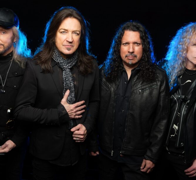 Stryper (Credit: Alex Solca Photography)