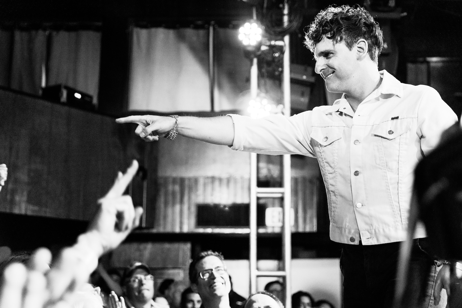 Behind the Sweat: Low Cut Connie Bares All in New Documentary ‘Art Dealers’