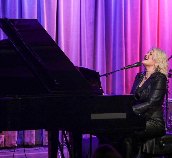 Paula Cole (Credit: Alison Buck/WireImage)
