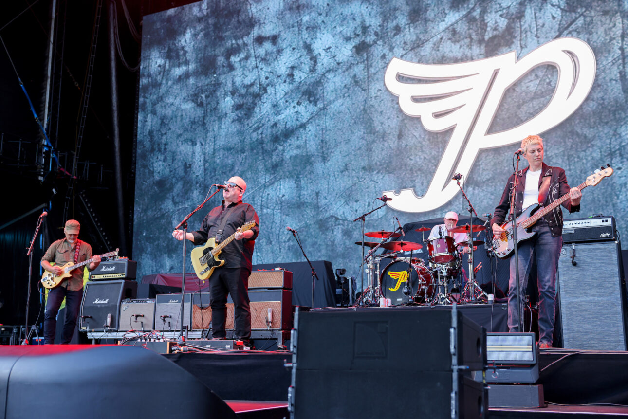  Joey Santiago, Black, David Lovering and Emma Richardson of the Pixies perform at Go Media Stadium in November 2024 in Auckland, New Zealand. (Credit: Dave Simpson/WireImage)