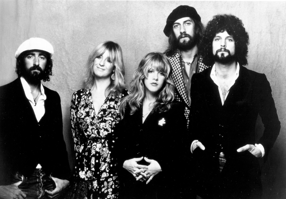 (L-R) John McVie, Christine McVie, Stevie Nicks, Mick Fleetwood, and Lindsey Buckingham of the rock group "Fleetwood Mac" in 1975. (Credit: Michael Ochs Archives/Getty Images)