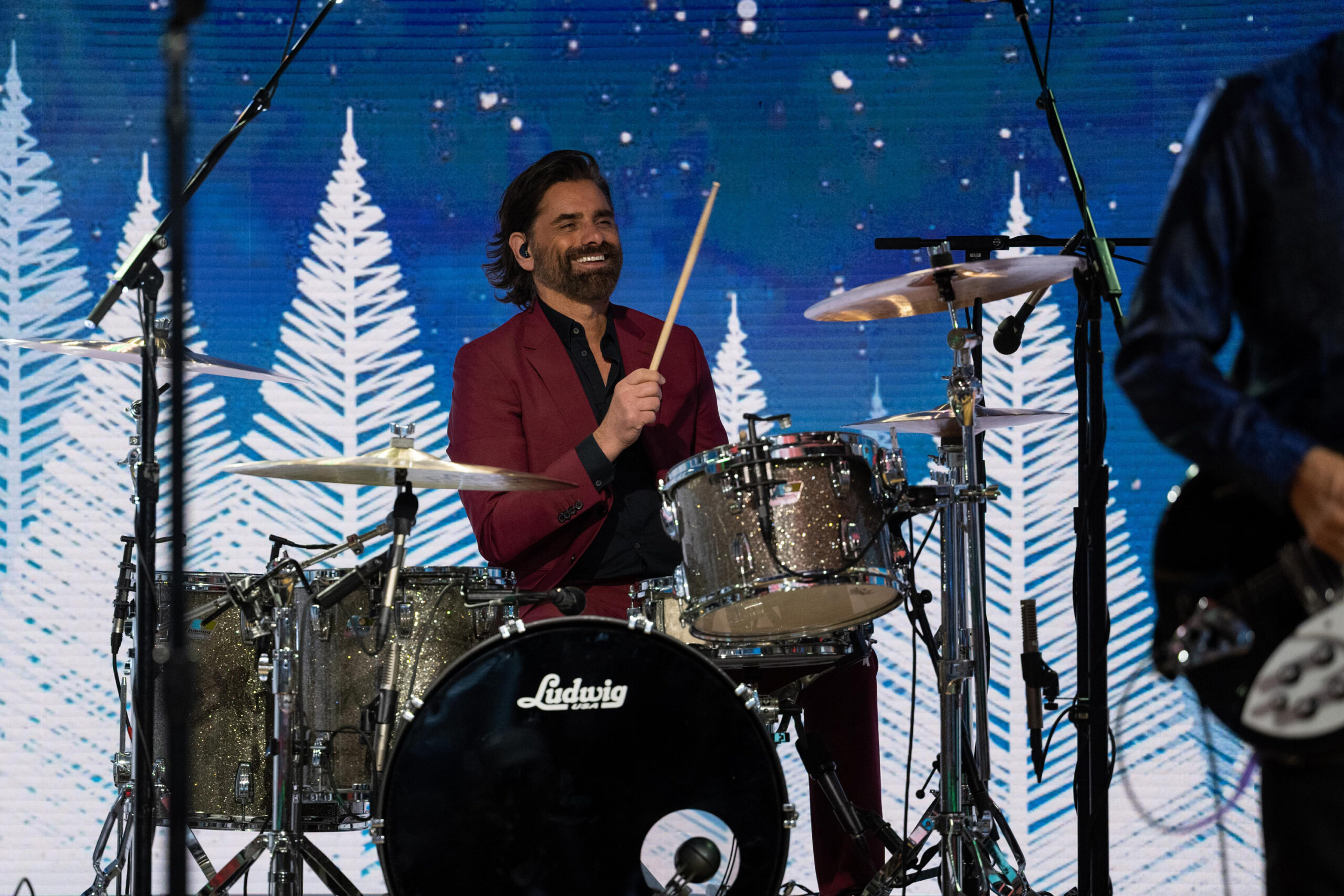 John Stamos Talks Music, Drumming On ‘Lipps Service’