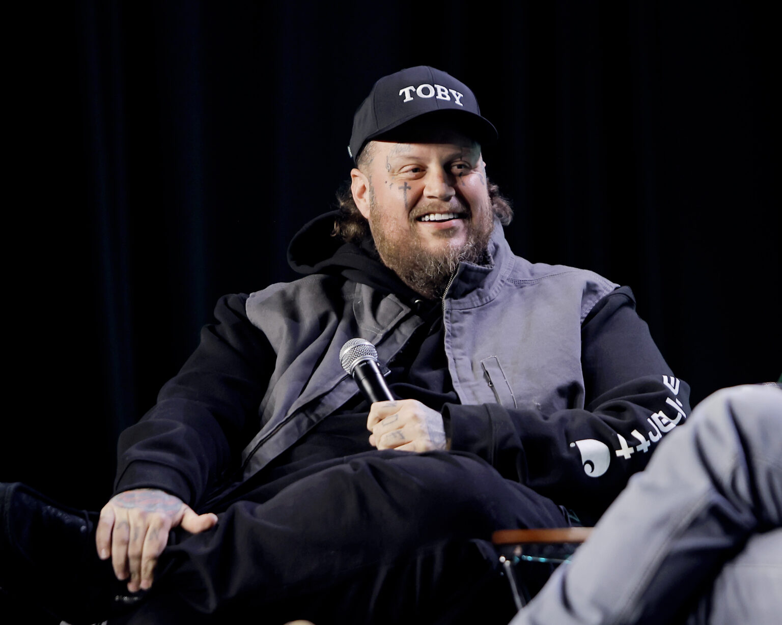 Jelly roll jokes fans might confuse him for this music superstar