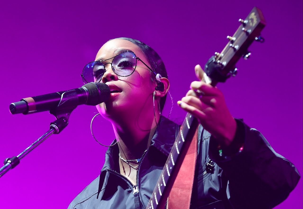 H.E.R. performs at the Intersect music festival at the Las Vegas Festival Grounds in 2019.  (Credit: Ethan Miller/Getty Images)