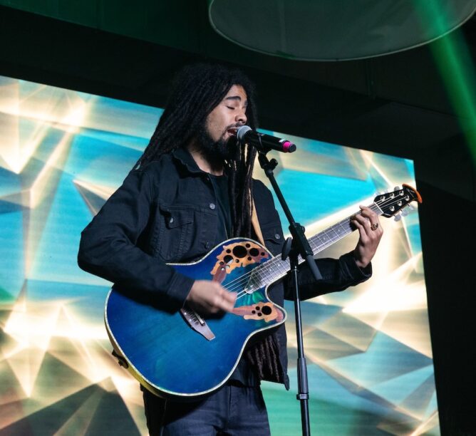 Skip Marley performing at the 2025 Playing for Change Image Awards (Credit: World Red Eye)