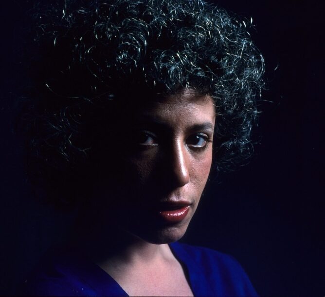 Janis Ian, 1975. (Credit: GAB Archive/Redferns)