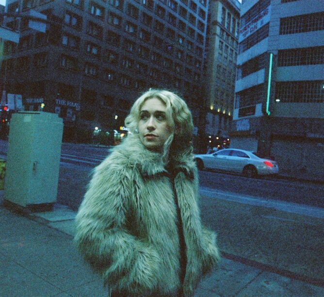 Blondshell (Credit: Daniel Topete)