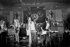 Aerosmith (L-R: Brad Whitford, Tom Hamilton, Steven Tyler, Joey Kramer, Joe Perry) performing at McHugh Forum, Boston College, Chestnut Hill, MA on September 29, 1973. (Credit: Ron Pownall/Getty Images)
