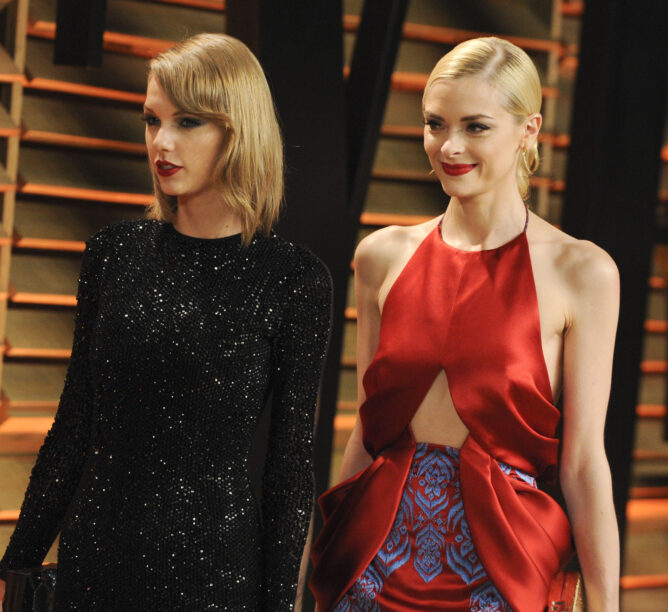 Taylor Swift and Jaime King at 2014 Vanity Fair Oscar Party