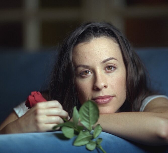Alanis Morissette (Credit: Eric Robert/Sygma/Sygma via Getty Images)