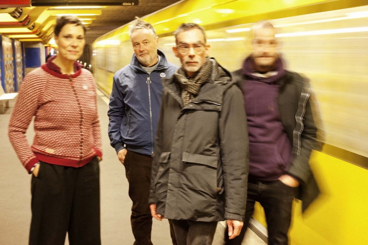 Stereolab Disorients the Dream of the ‘90s