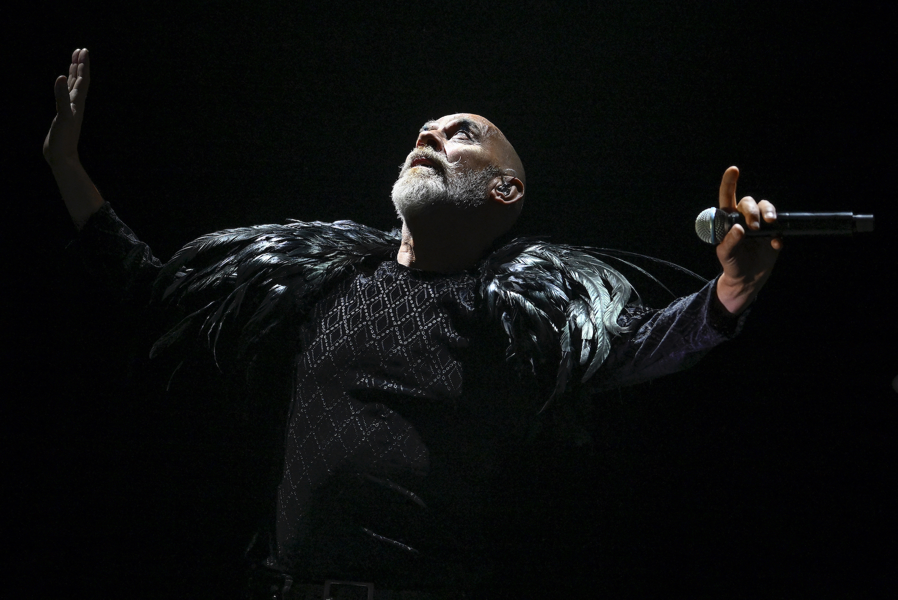 Peter Murphy’s New Album Is a Grand, Baroque Defiance You Can Dance To