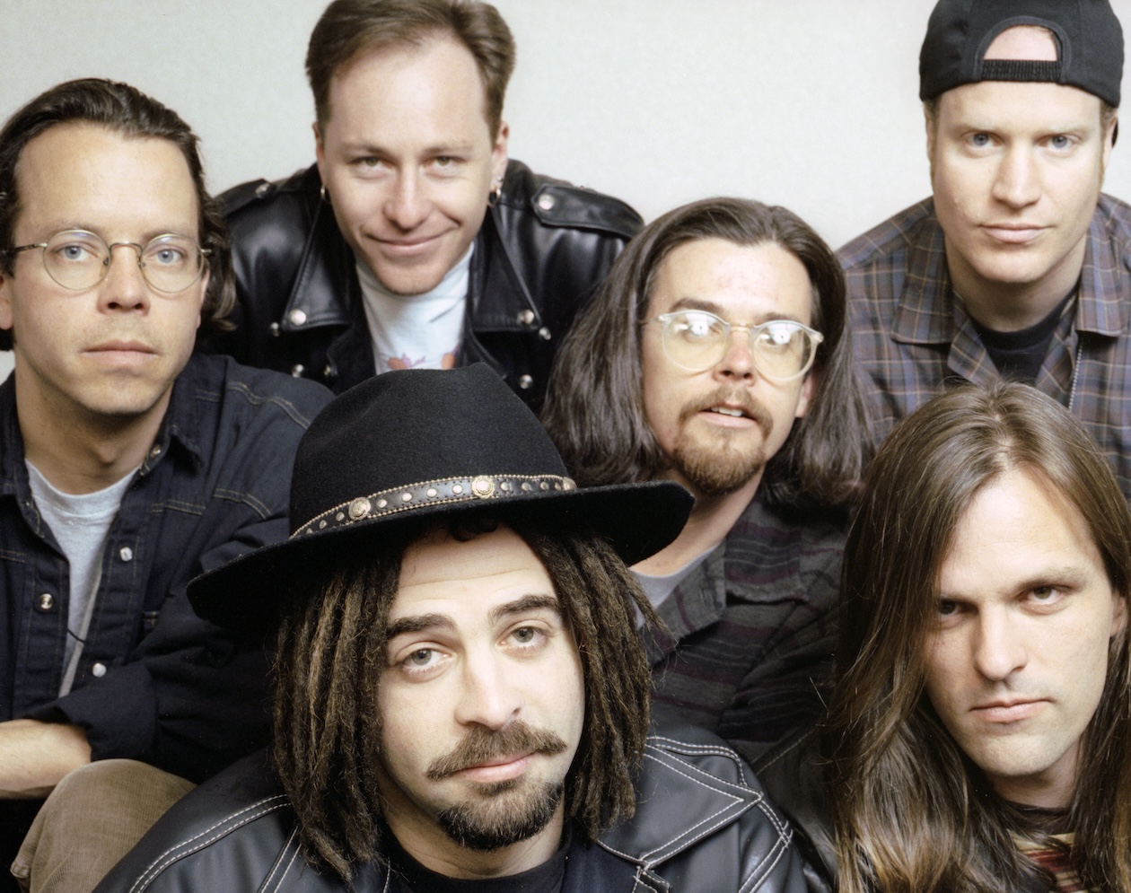 The Counting Crows in 1994. (Credit: Dave Tonge/Getty Images)