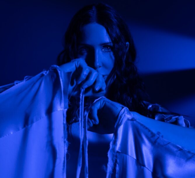Chelsea Wolfe (Credit: Ebru Yildiz)