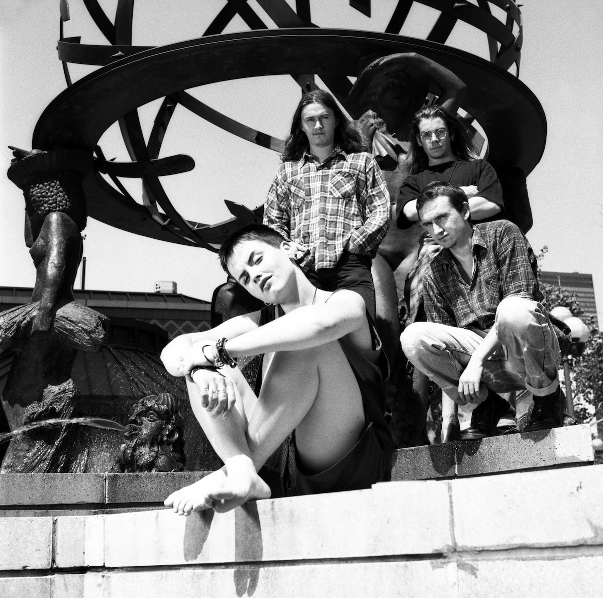 Dolores O'Riordan, guitarist Noel Hogan, bassist Michael Hogan and drummer Fergal Lawler of the Cranberries in 1995. (Credit: Bob Berg/Getty Images)
