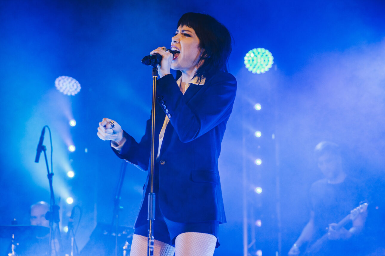 Carly Rae Jepsen performs on stage at Islington Assembly Hall in 2015 in London, England. (Credit: Andrew Benge/Redferns)