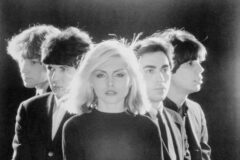 Gary Valentine, Clem Burke, Debbie Harry, Chris Stein, dan Jimmy Destri of Blondie pada tahun 1976 (Kredit: Michael Ochs Archives/Getty Images)