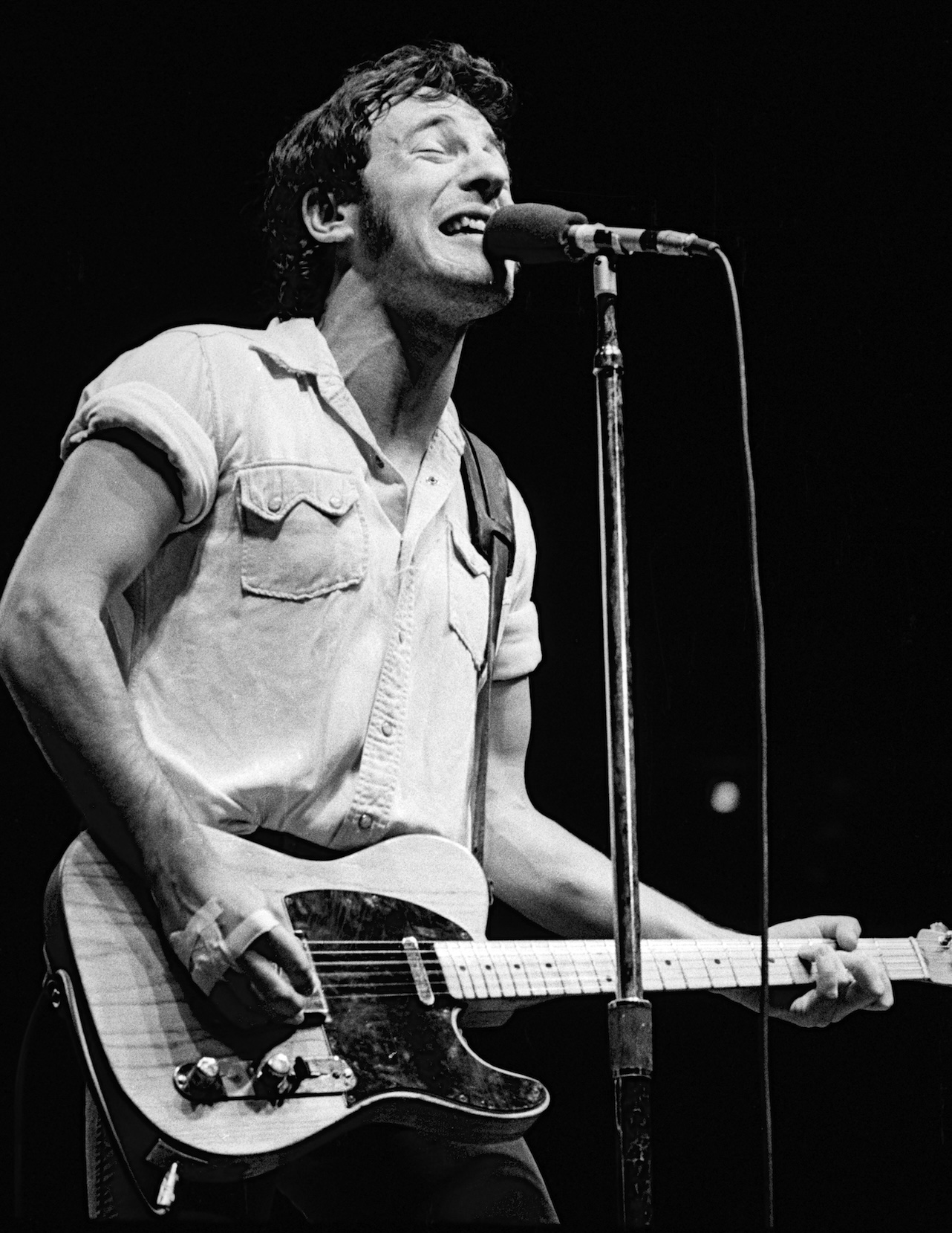 Springsteen performs in 1982 (Credit: Rick Diamond/Getty Images)