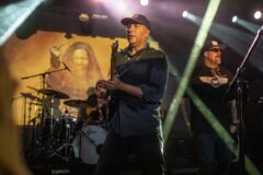 Tom Morello tampil di tempatnya 