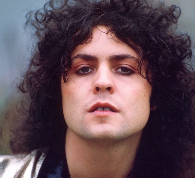 Singer and guitarist Marc Bolan of T-Rex in 1972. (Credit: Michael Putland/Getty Images)