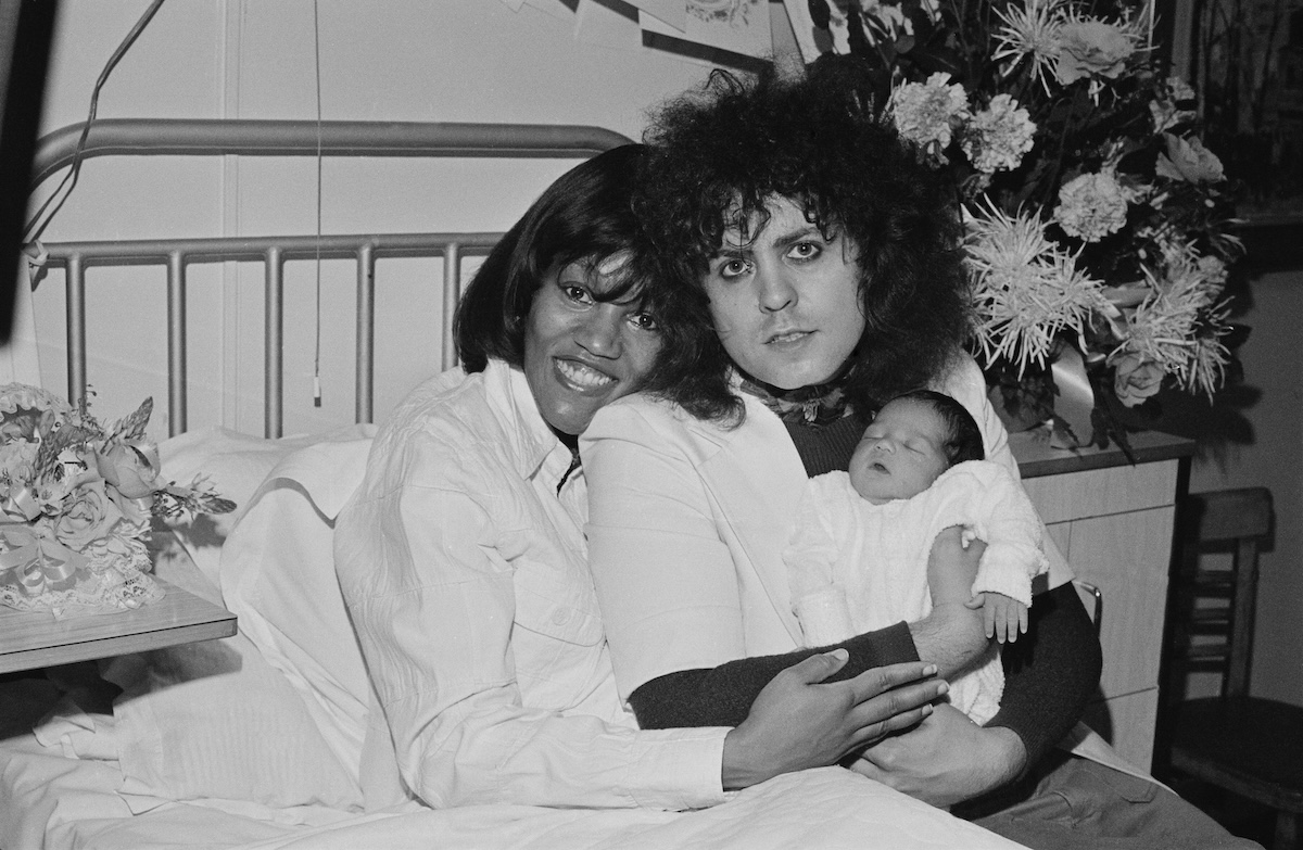 Marc Bolan with his girlfriend, American singer Gloria Jones, and their son Rolan Bolan in 1975. (Credit: John Downing/Hulton Archive/Getty Images)