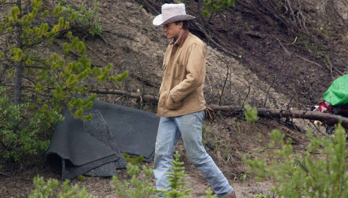Heath Ledger walks to set during filming of 'Brokeback Mountain' July 7, 2004 in Canmore, Alberta. (Credit: Jeff Vinnick/Getty Images)