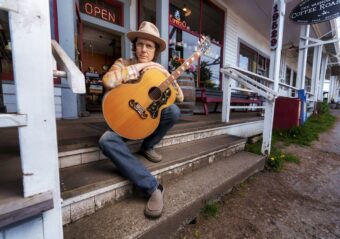 Musician and composer Pete Droge at the Vashon Island Roasterie in Washington in April, 2025. (Credit: Rick Dahms)