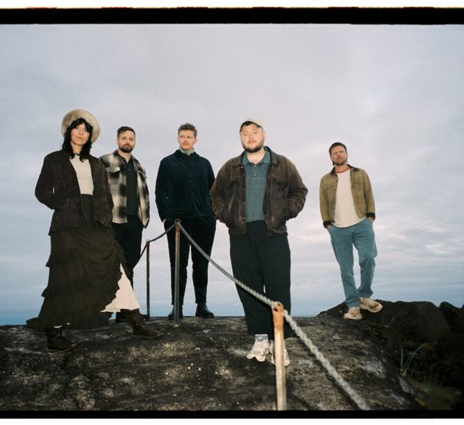 Of Monsters and Men (Credit: Eva Schram)