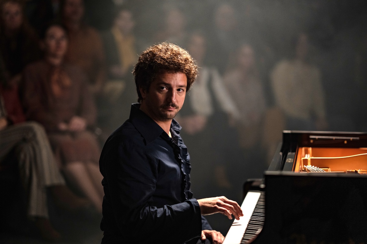 John Magaro as Keith Jarrett in a scene from Köln 75. (Courtesy of Zeitgeist Films / Kino Lorber)