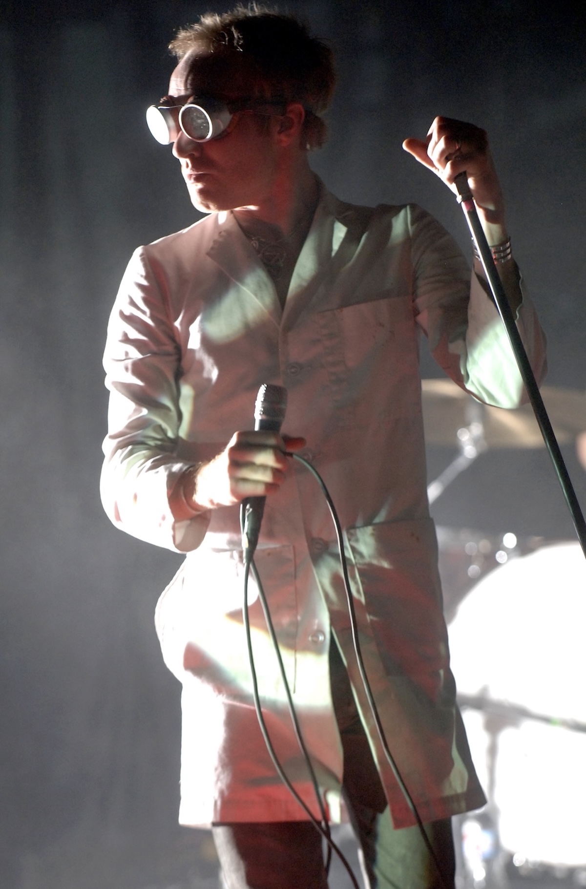 Todd Fink of the Faint performs in support of the band's Fasciinatiion release in 2008. (Credit: Tim Mosenfelder/Getty Images)