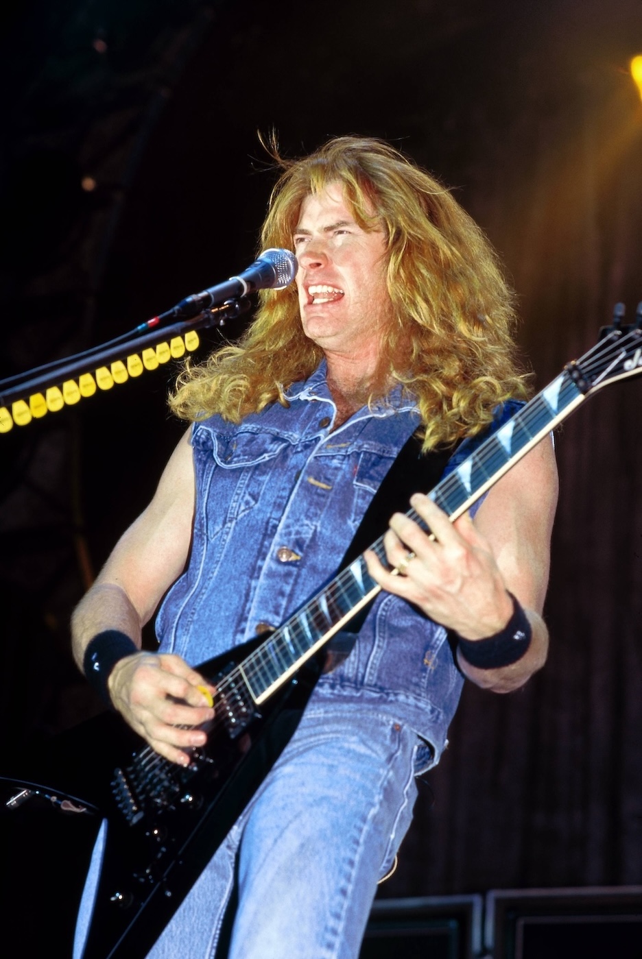 Dave Mustaine in 2000. (Credit: George De Sota (ID 5073478)/Redferns)