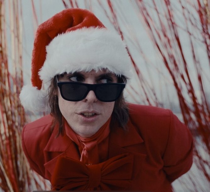 A scene from Luke Spiller's new Christmas song, a cover of Slade's 1973 holiday staple, “Merry Xmas Everybody” (Courtesy of The Syndicate)