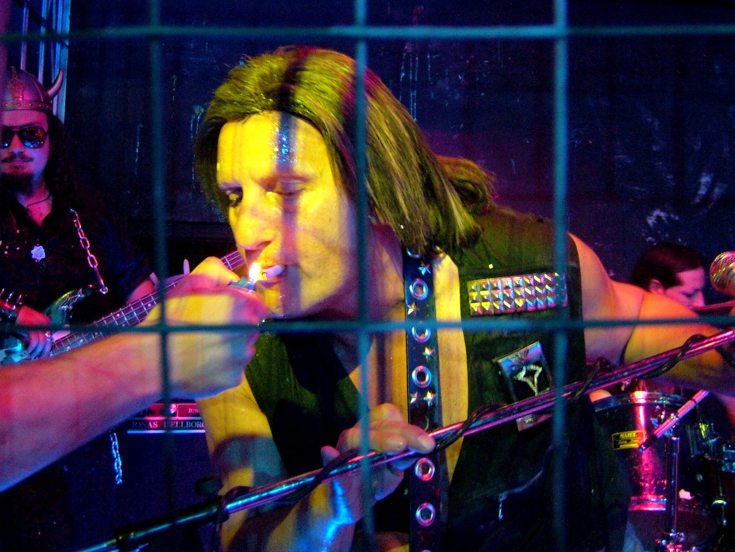 WHILE MY GUITAR GENTLY WEEPS