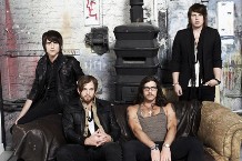 100525-kings-leon.jpg