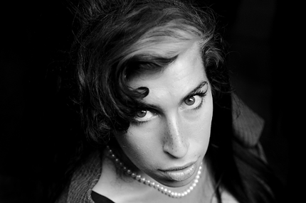 110725-amy-winehouse-1.png