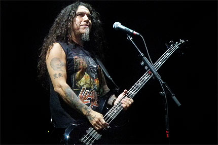 Slayer Guitarist Leaves Tour, Ex-Machine Head Member to Fill In