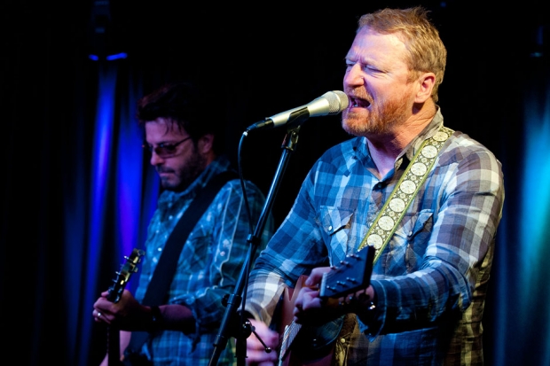 Johnny Hickman (L) and David Lowery (R) of Cracker perform in 2012 / Photo by Jeff Fusco/Getty