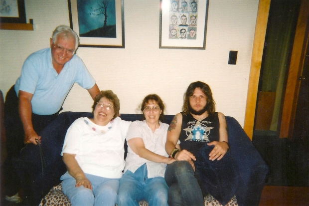 Grandpa Lenny, Grandma Janet, mom Judith Thomas, Kyle Thomas / Photo courtesy King Tuff