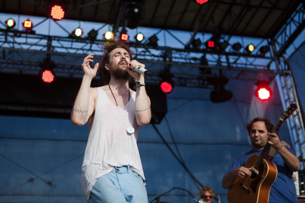 Edward Sharpe and the Magnetic Zeros / Photo by Chad Kamenshine