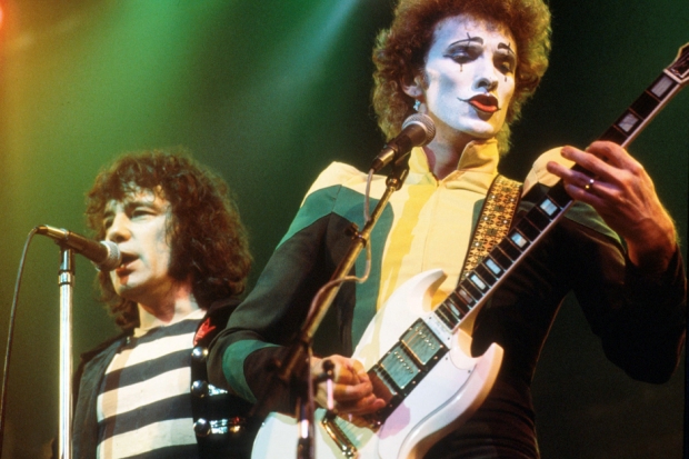 Sensational Alex Harvey Band perform in London, 1975 / Photo by Michael Putland/Getty