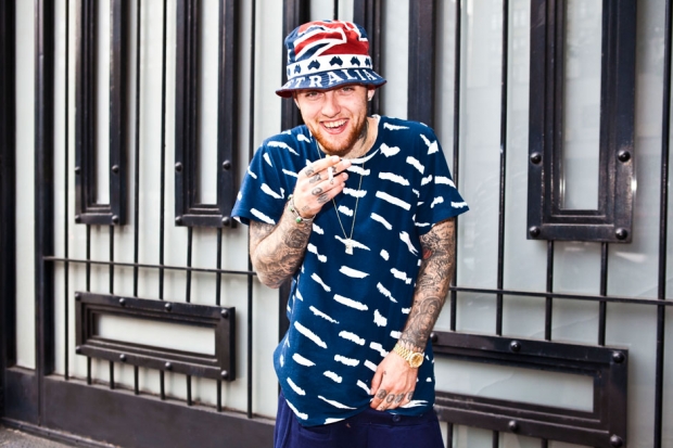 Any idea what shirt is Mac Miller wearing? Says Sportsman I think. Cant  find it though. : r/findfashion