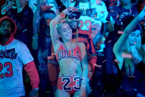Mike WiLL Made It and Miley Cyrus in the video for '23'