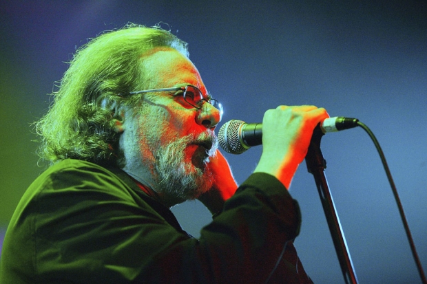 Tommy Ramone at The Ramones Cancer Benefit at Spirit, New York City, October 8, 2004. / Photo by Scott Gries/Getty Images