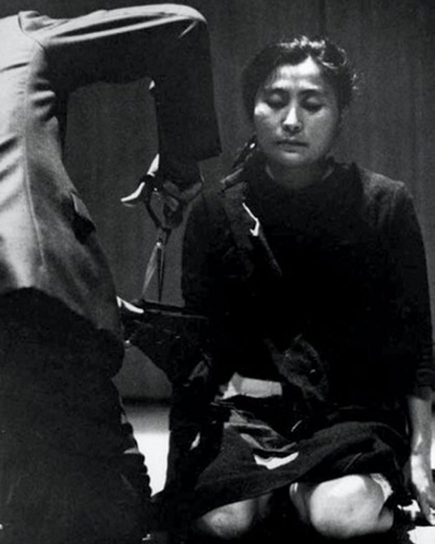 "Cut Piece" performed by Yoko Ono on July 20, 1964 in Kyoto, Japan / Photo courtesy Lenono Photo Archive